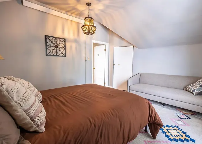 New Listing!! Bright Bohemian Stay
