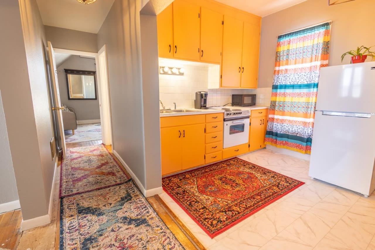 New Listing!! Bright Bohemian Holiday home