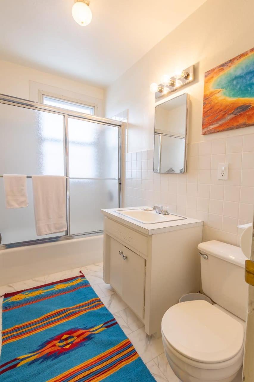 Holiday home New Listing!! Bright Bohemian *
